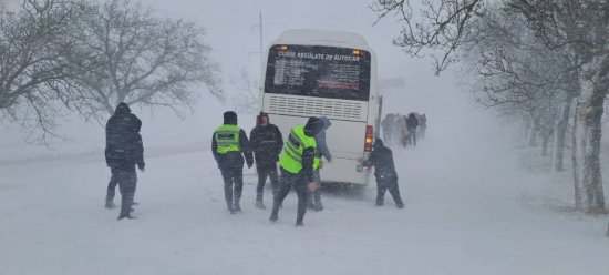 Молдову накрыла снежная буря. В режиме нон-стоп работают аварийные службы