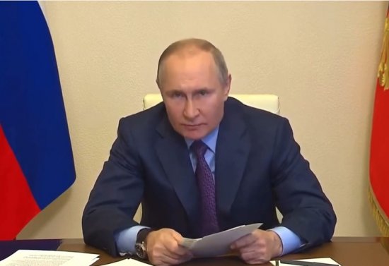 Владимир Путин вакцинируется 23 марта