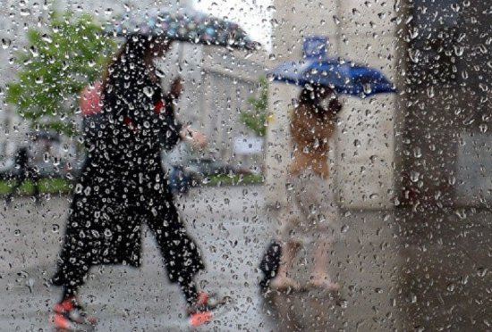 В Молдову лето приходит с проливными дождями и похолоданием