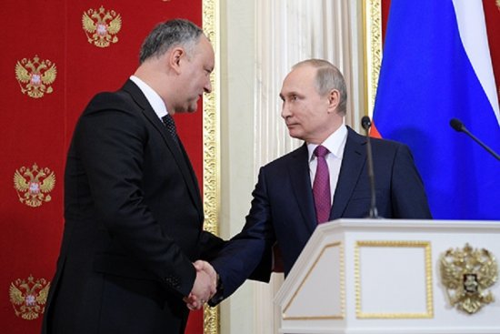 Путин по просьбе Додона продлил до 30 сентября срок временного пребывания молдавских мигрантов в России 