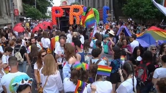 На ЛГБТ-марш в Бухаресте  вышло в четыре раза больше человек,чем было разрешено властями
