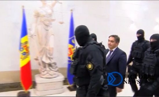 "Хорошие времена" и аресты в Молдове: Задержан на 72 часа Генпрокурор Стояногло. Идут обыски