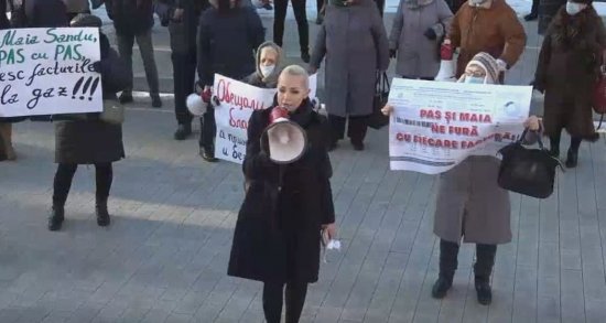 День протестов в Молдове: у Президентуры - сторонники ШОР, у парламента - адвокаты