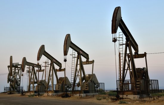 The Financial Times: Россия и Саудовская Аравия намерены сократить добычу нефти. Мир ждет скачок цен на топливо