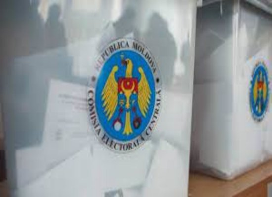 По состоянию на 15:00 в Молдове проголосовало 820 000 избирателей
