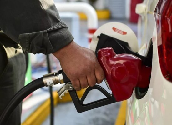 Хорошая новость для водителей: топливо продолжает дешеветь