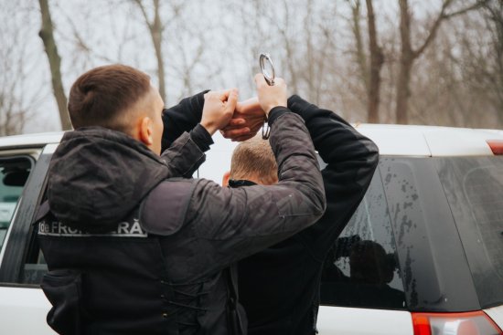 На севере Молдовы пресекли канал нелегальной миграции: шесть человек пытались попасть в ЕС